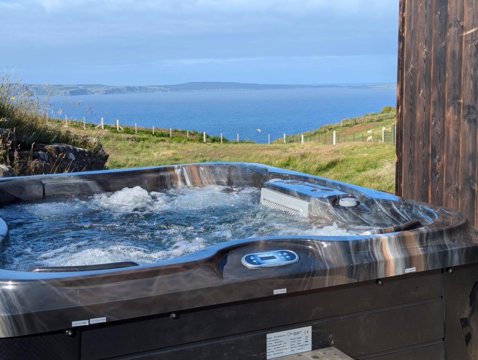 Carrick-A-Rede Luxury Retreat Ballintoy Causeway Coast Exterior photo
