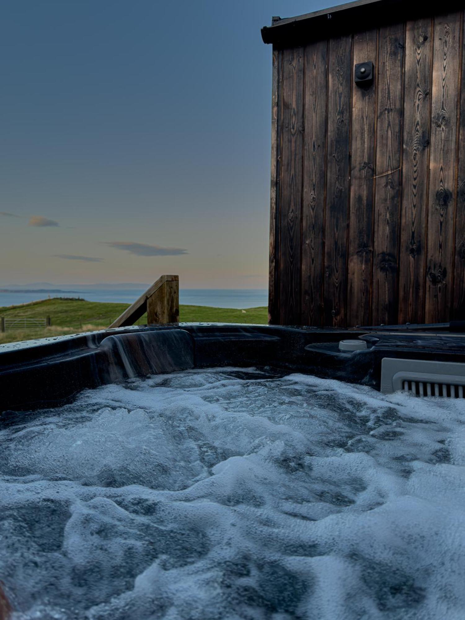 Carrick-A-Rede Luxury Retreat Ballintoy Causeway Coast Exterior photo